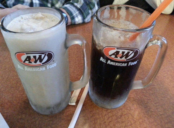 A&W All-American Food - Litchfield, IL