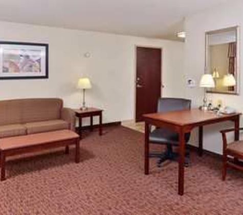 Hampton Inn & Suites Muncie - Muncie, IN