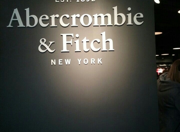 Abercrombie & Fitch - Edinburgh, IN
