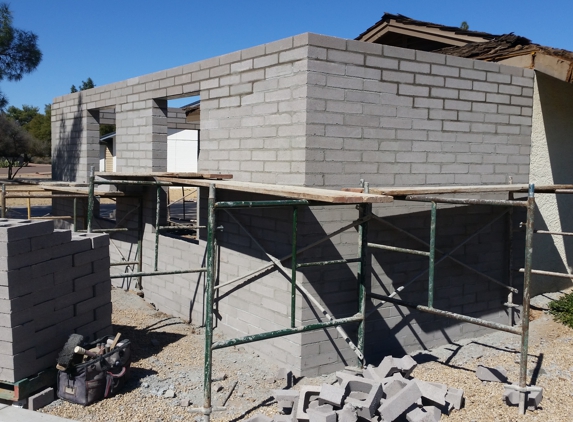 Building Block Masonry - Phoenix, AZ. Grey 8x4x16 detached block garage