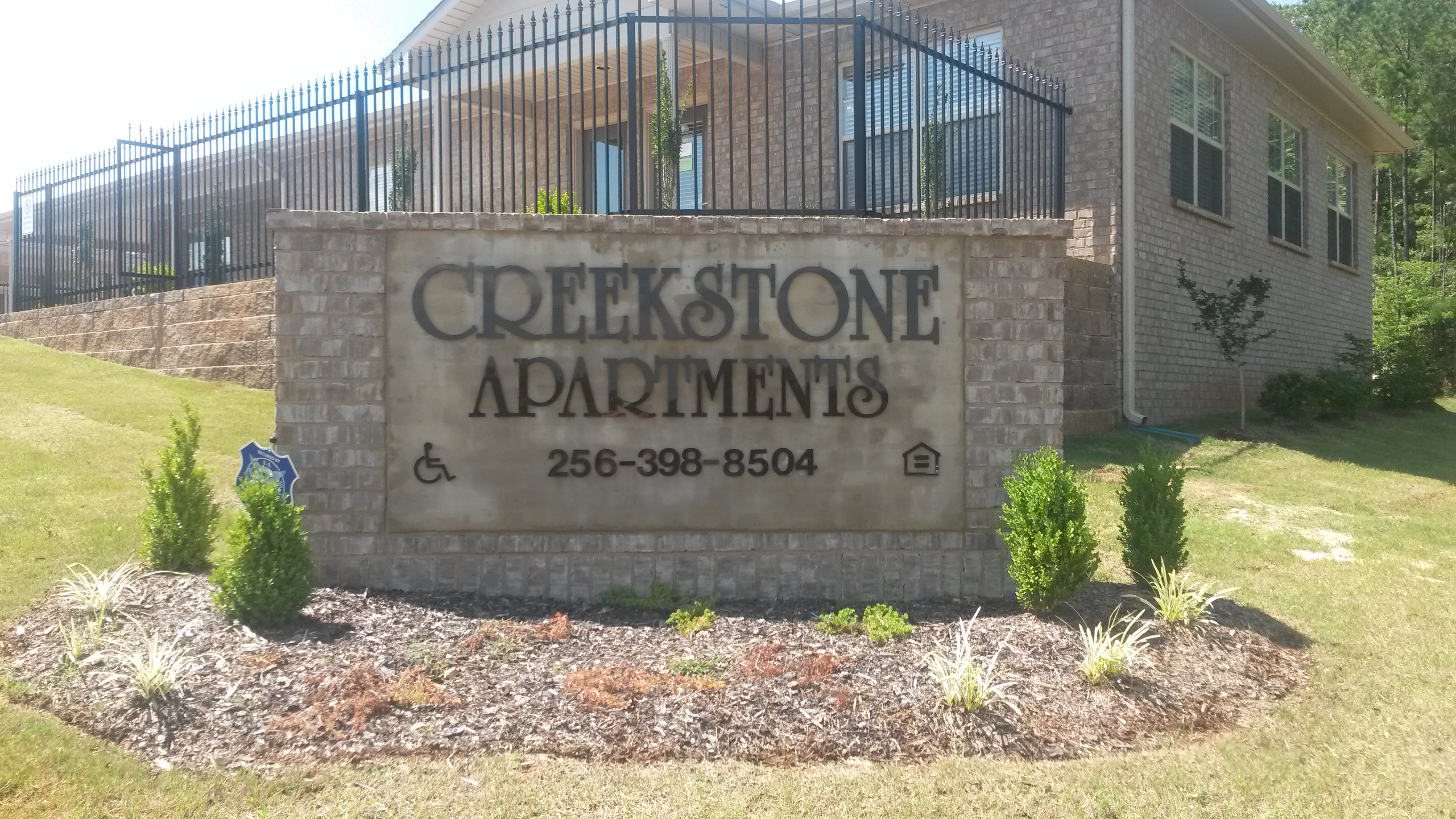 Creek Stone Apartments 1570 Lawrence St E