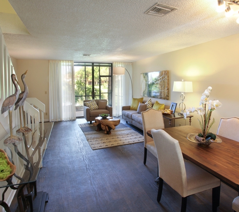 Crown Pointe Apartments - Coconut Creek, FL