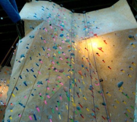 Sacramento Pipeworks Climbing & Fitness - Sacramento, CA