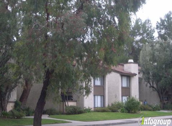 Warner Pines Apartments - Woodland Hills, CA