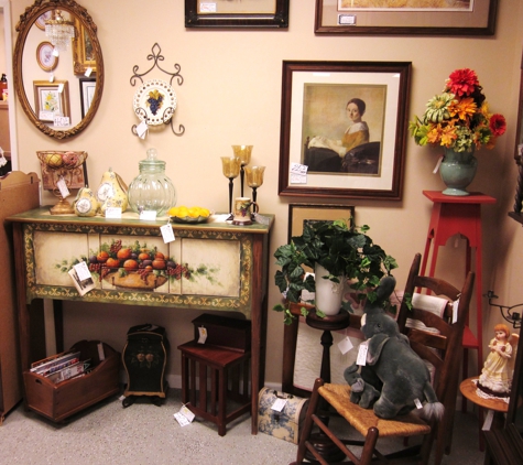 Apple Blossom Consignments - Saint Clair, MI