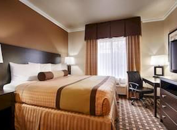 Best Western Plus Cutting Horse Inn & Suites - Weatherford, TX