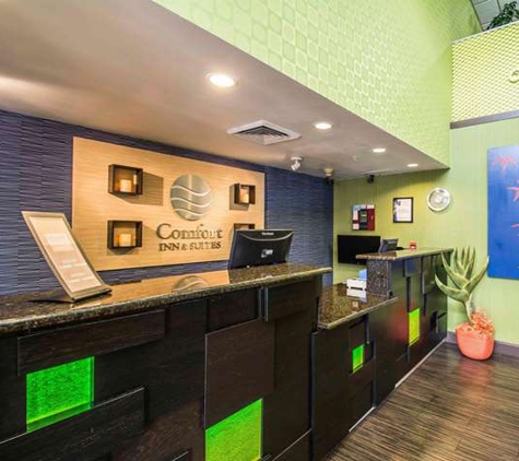 Comfort Inn & Suites Lantana - West Palm Beach South - Lantana, FL