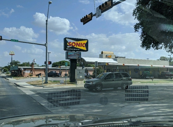 Sonic Drive-In - Lampasas, TX
