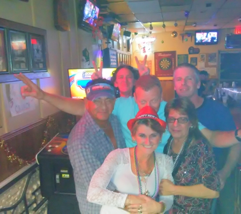 J J's Dog House Lounge - Marathon, FL. New year's Eve locals !!!