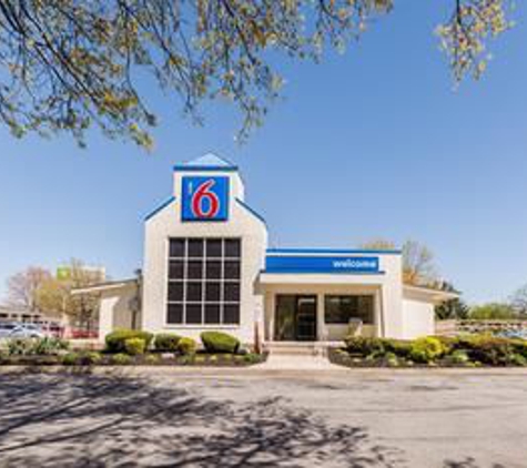 Motel 6 - Essington, PA