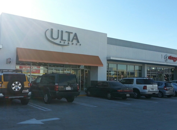 Ulta Beauty - Los Angeles, CA. Entrance through top level of parking lot