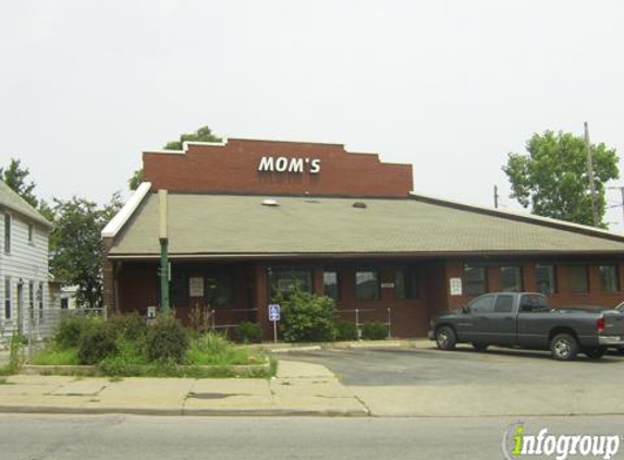 Mom's Family Restaurant - Cleveland, OH