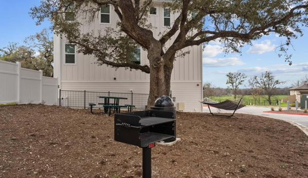 Villae ATX Luxury Rental Townhomes - Manchaca, TX