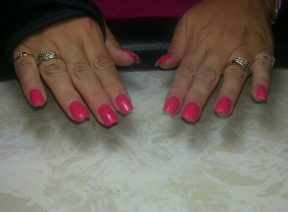 La Nails - Sarver, PA