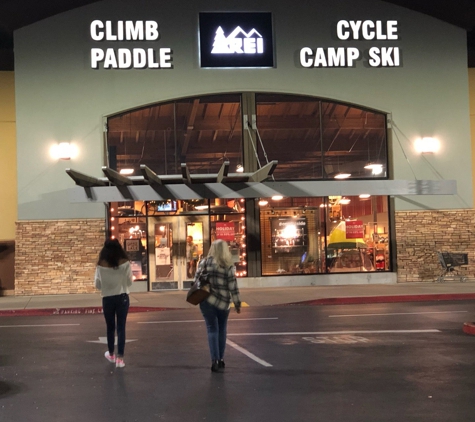 Rei - Roseville, CA