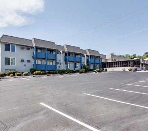 Days Inn & Suites by Wyndham Spokane - Spokane, WA