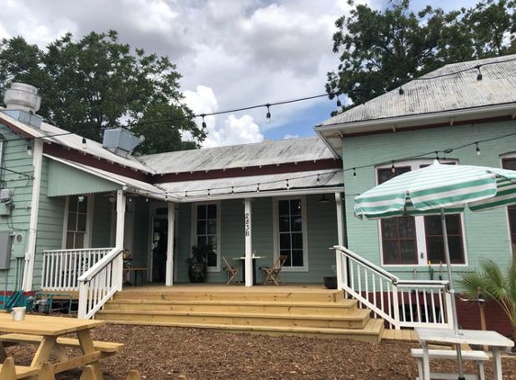 Tin Top Burgers & Beer - New Braunfels, TX