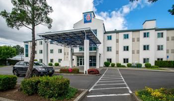 Motel 6 - Portland, OR