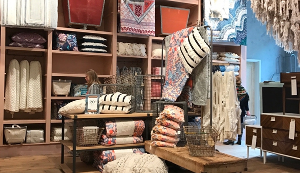 Anthropologie - Palo Alto, CA