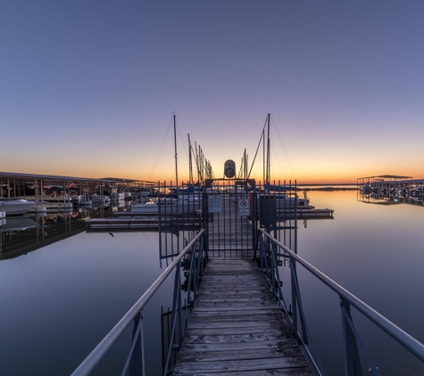 Captain's Cove Marina - Garland, TX