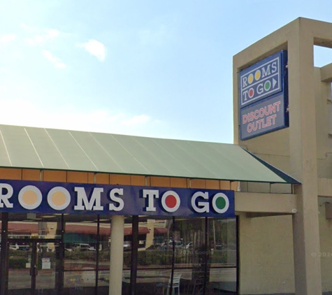 Rooms To Go Outlet - Hialeah, FL