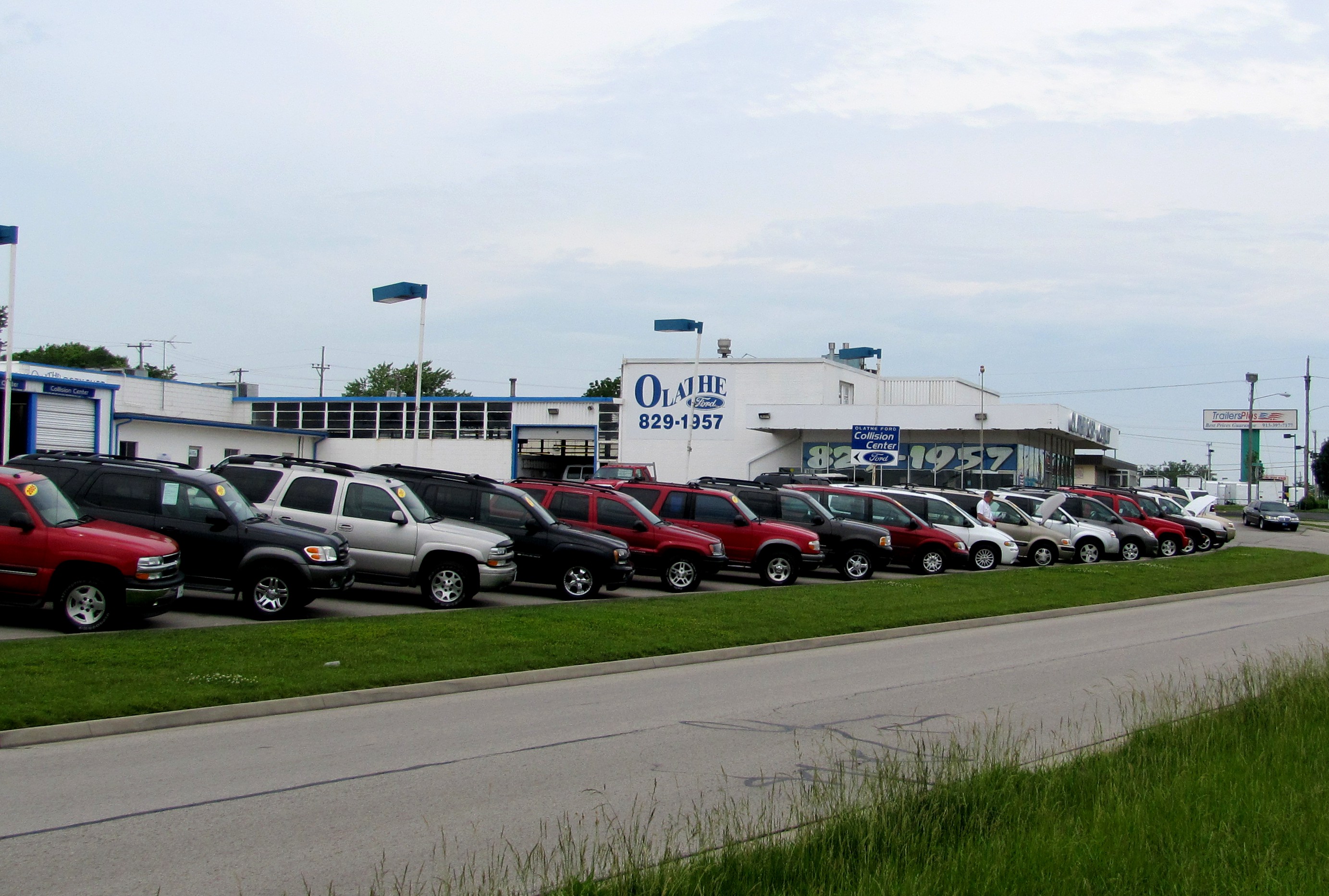 Olathe Ford Collision Center Olathe, KS 66061