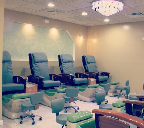 Diva Nails & Spa - Holland, PA