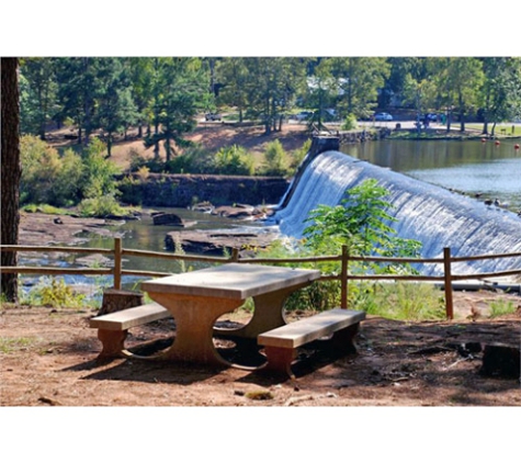 High Falls Hide-A-Way Lodge - Barnesville, GA