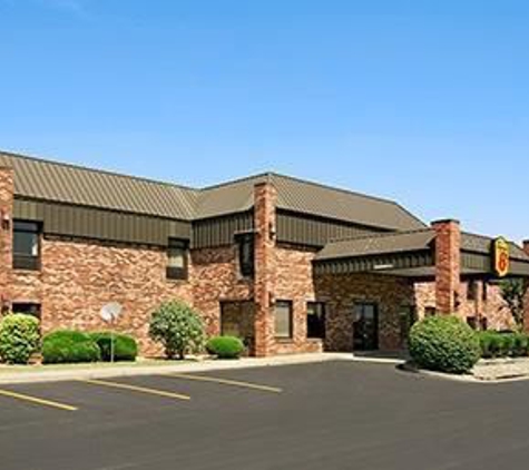 Super 8 by Wyndham Columbia City - Columbia City, IN