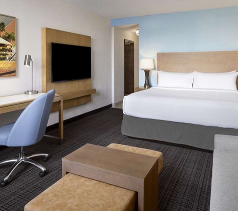 Embassy Suites by Hilton Tampa Airport Westshore - Tampa, FL