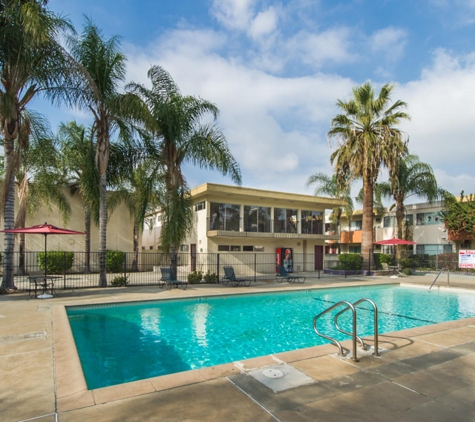 Las Palmas Apartment Homes - Covina, CA