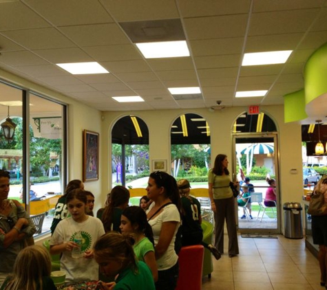 Fro Yo Frenzy - Boca Raton, FL