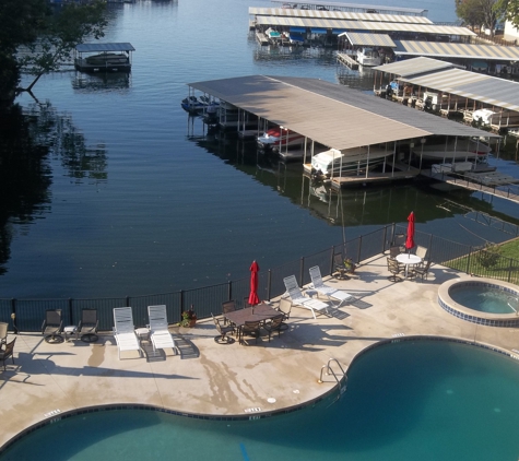 Golden Hoseshoe Condo Rentals - Lake Ozark, MO