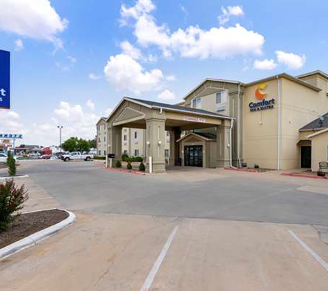 Comfort Inn & Suites Ponca City Near Marland Mansion - Ponca City, OK