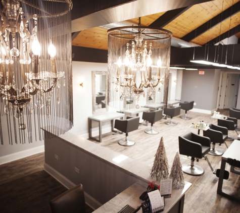 Niki Moon Salon - Naperville, IL