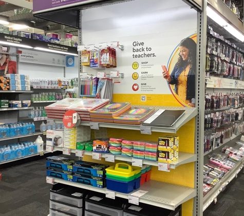 Staples - La Habra, CA