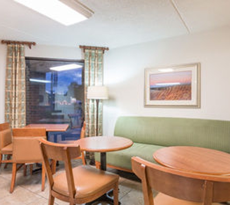 Days Inn by Wyndham Tappahannock - Tappahannock, VA