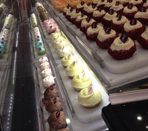 Caseys Cupcakes - Newport Beach, CA