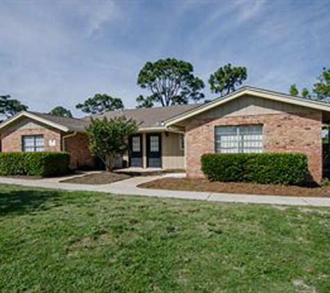 Cottage On The Green - Pensacola, FL