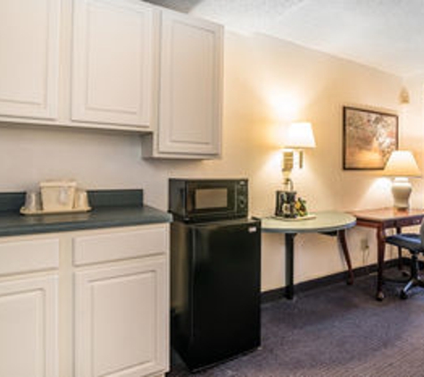 Quality Inn & Suites Albany Airport - Latham, NY