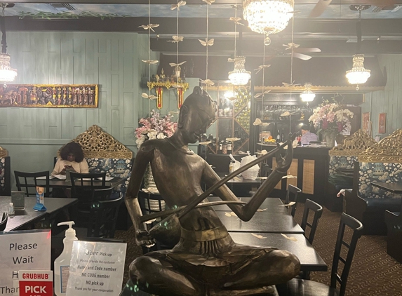 Jasmine Thai Restaurant - Tampa, FL