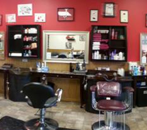 Red's Hair Studio & Nail Salon - Hamilton, MT