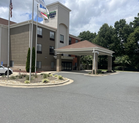 Holiday Inn Express & Suites Albemarle - Albemarle, NC