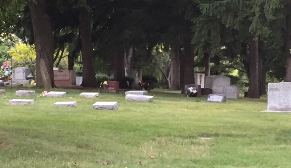 Graceland Cemetery - Milwaukee, WI