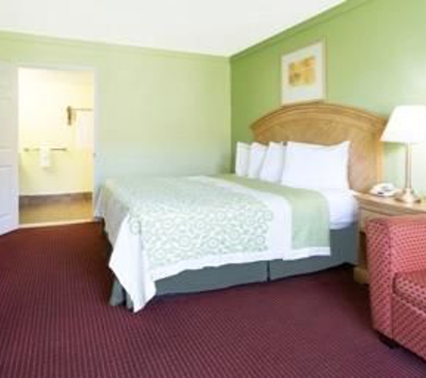 Days Inn - Washington, NC