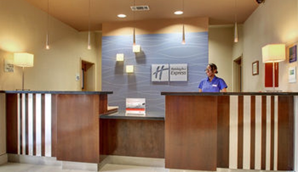 Holiday Inn Express & Suites Winona North - Winona, MS