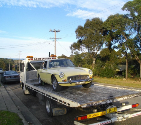 Illawarra Towing & Recovery Tow Truck - Albion Park Rail, NSW