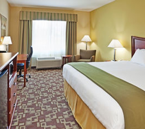 Holiday Inn Express & Suites Southern Pines-Pinehurst Area - Southern Pines, NC