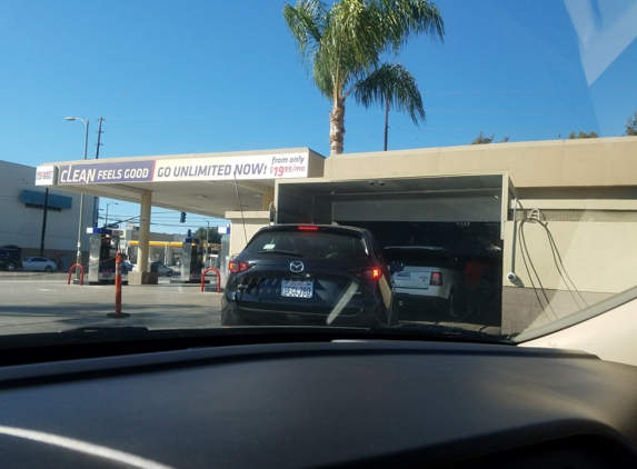 Red Carpet Car Wash - Canoga Park, CA