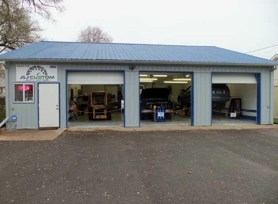 J & J Custom Auto Repair - Moline, IL